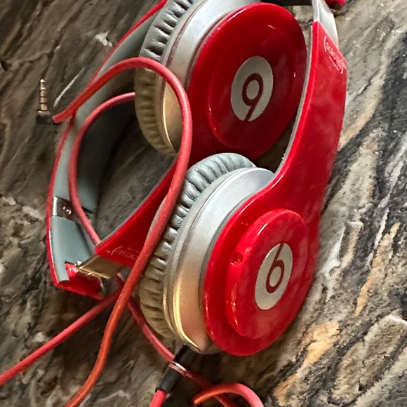 Beats by Dre Red Over-Ear Headphones - Picture 1 of 1